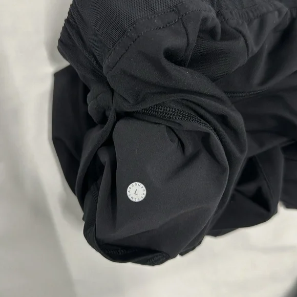 Lululemon Fundamental Short - Picture 11 of 11